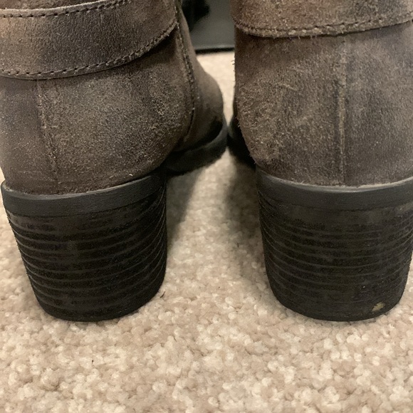 Women’s Born bootie. Size: 7.5M. Color: Gray. - Picture 7 of 11